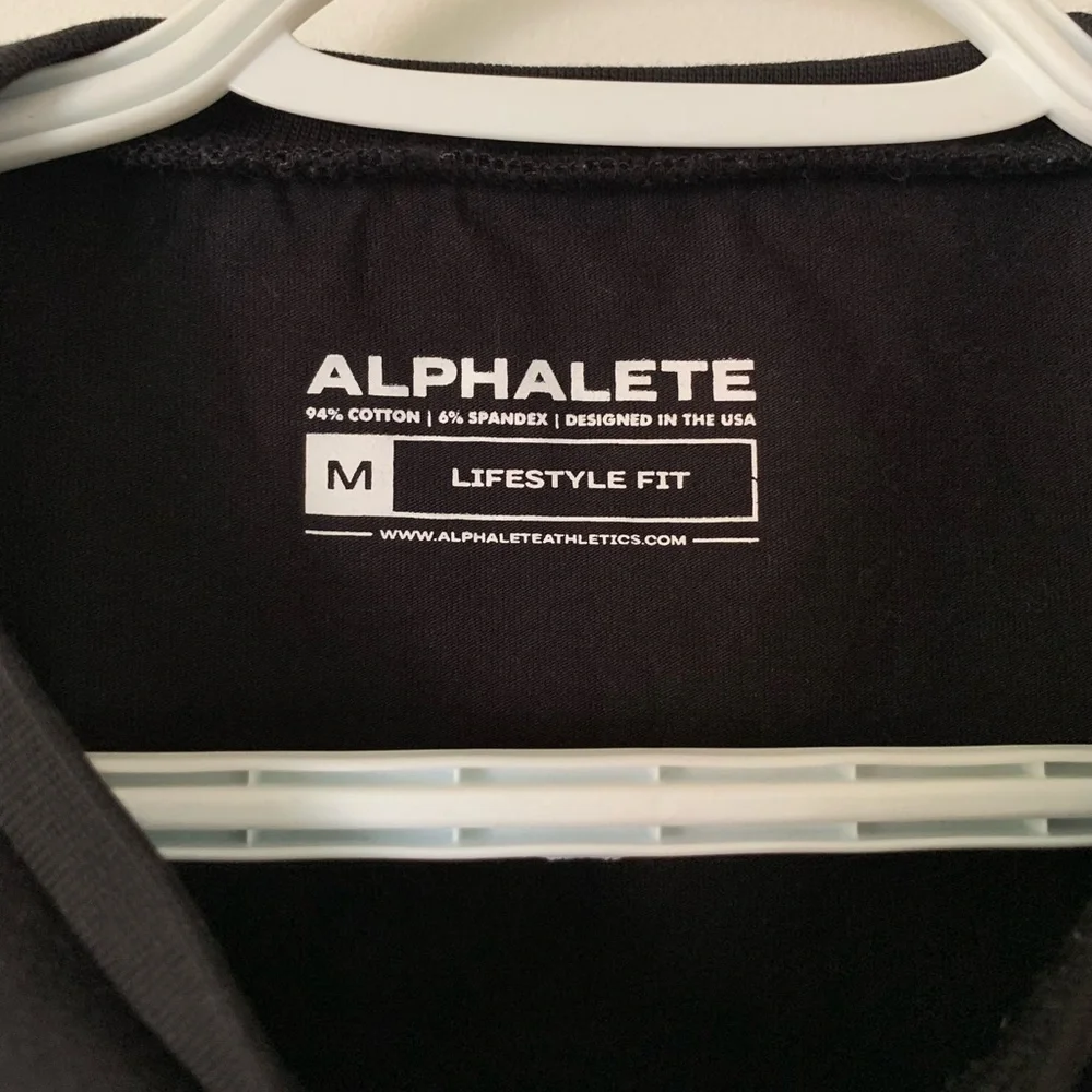 Alphalete Cropped Tee - Picture 2 of 3